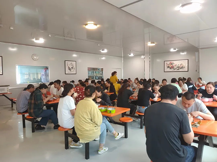 悠悠粽香飄幸福，濃情端午暖人心